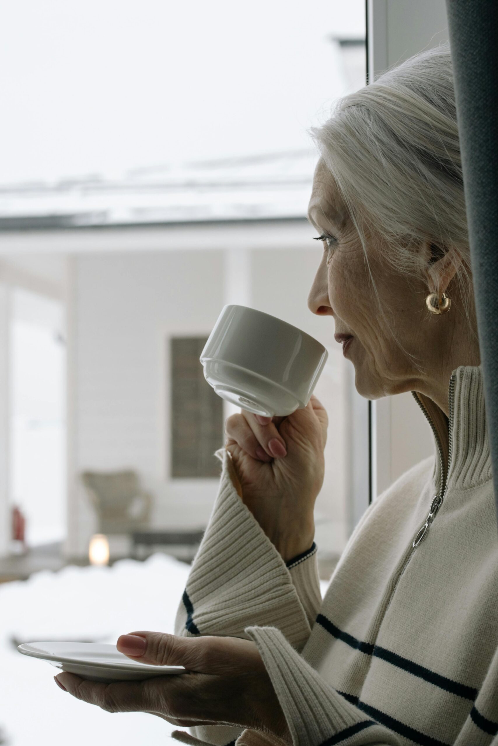 A Huge New Review Shows That Coffee Helps Keep You Young