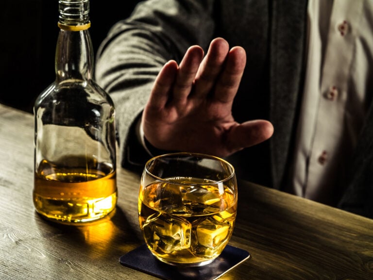 tips for helping you quit drinking alcohol naturally